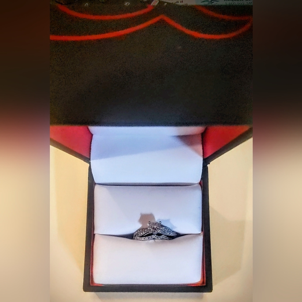 Women's Wedding Ring Set Sz.6 (NWT)